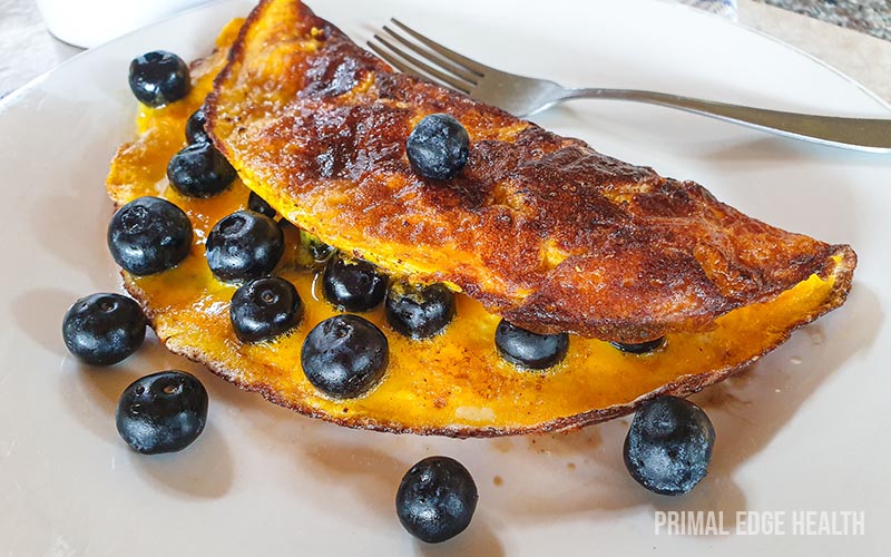 berry keto omelet