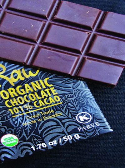 101 keto chocolate bar and case