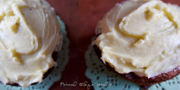 vanilla keto cupcakes featured
