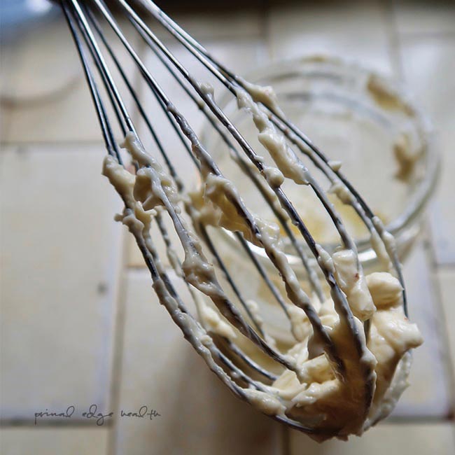 maple buttercream ketogenic frosting