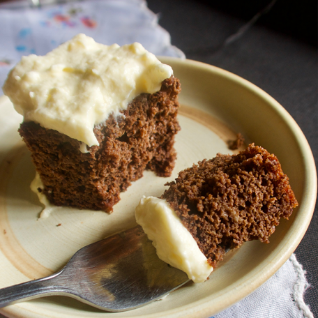 easy low carb chocolate cake close
