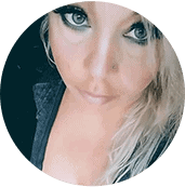 A picture of a woman with blonde hair.