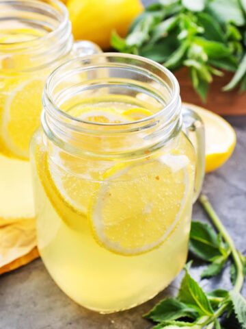 lemon slices in glass of keto lemonade